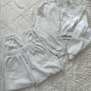 Zara two piece cropped crewneck and joggers sweatsuit set in bright grey 🤍